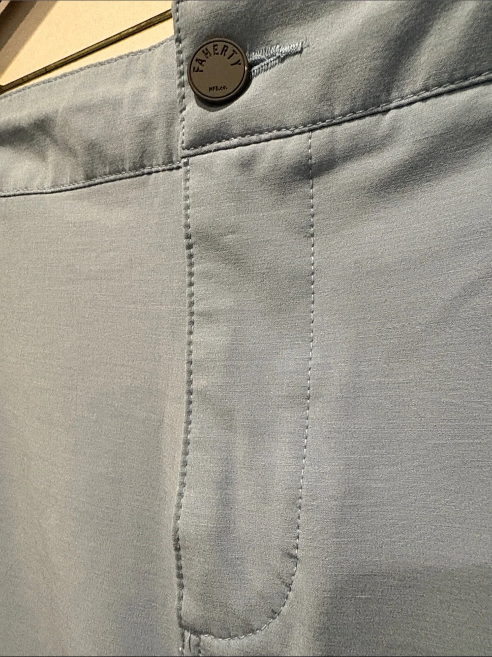 Faherty - All Day Belt Loop Shorts. 9 inch inseam. Light Blue. Size 38. MSC0012